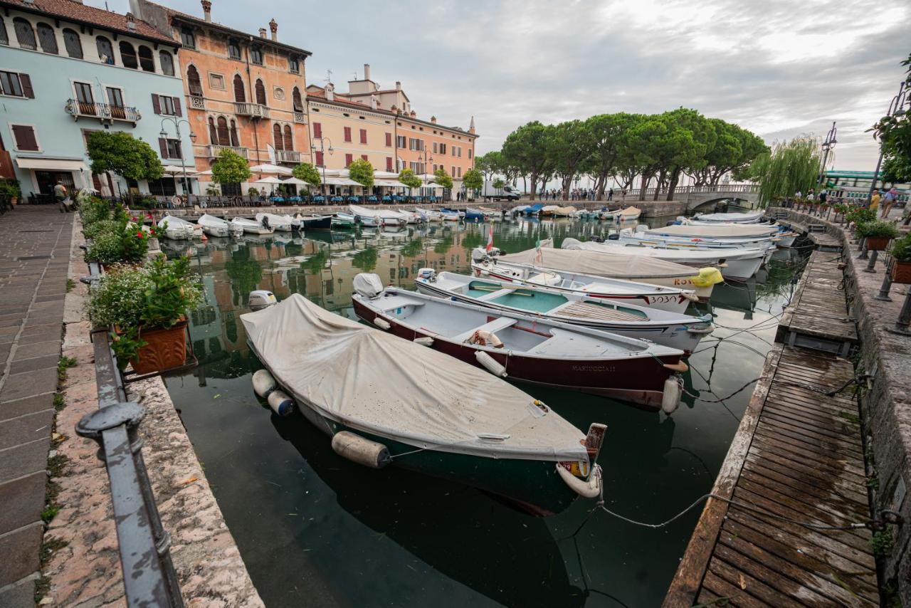 Suite "Castello" Del Garda - Apt Per Coppie Garda Desenzano del Garda Buitenkant foto