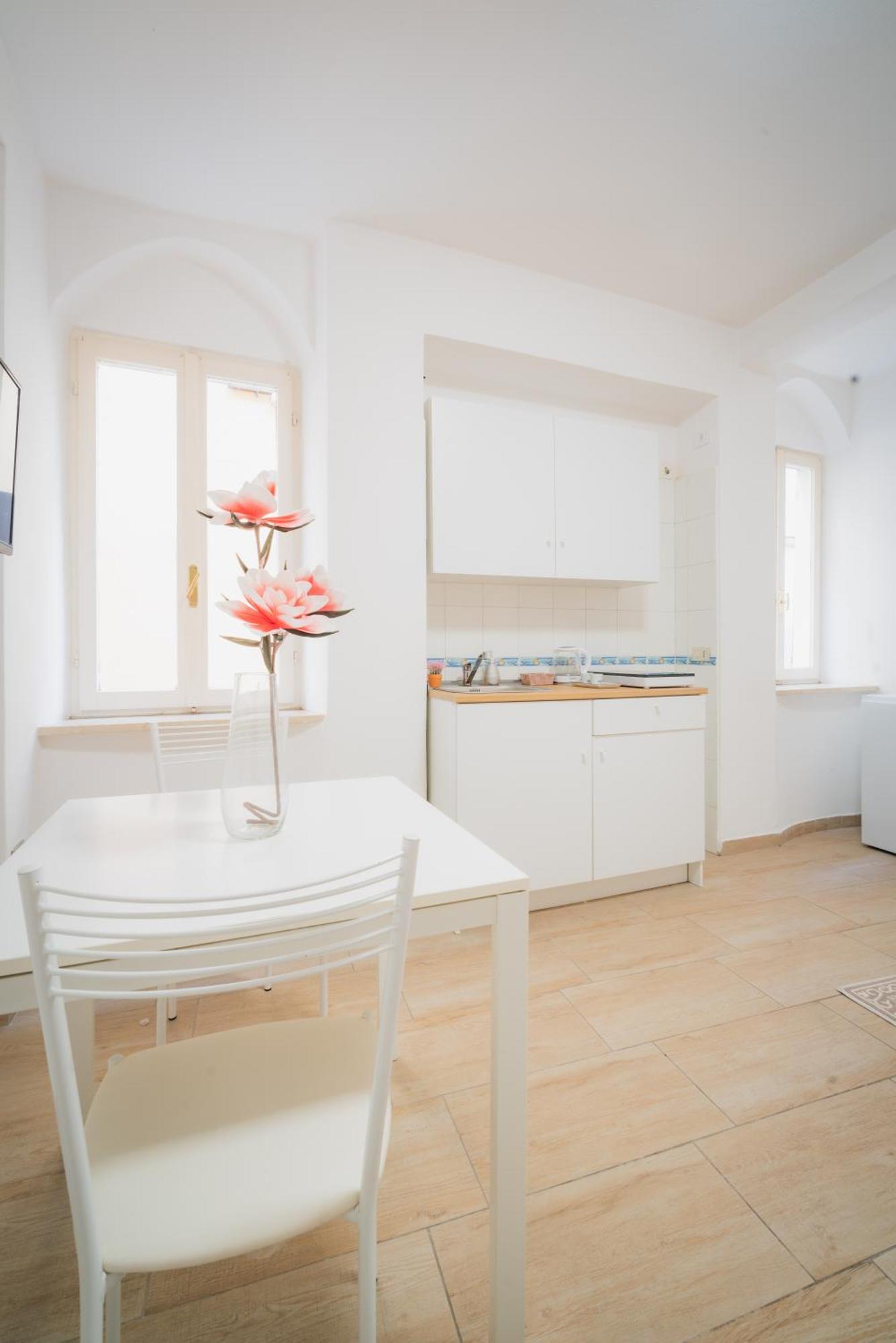 Suite "Castello" Del Garda - Apt Per Coppie Garda Desenzano del Garda Buitenkant foto